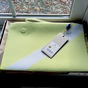 Rothys The Original Essential Pouch ‼️with magnets‼️ light lime 🍋🟩 color NIB